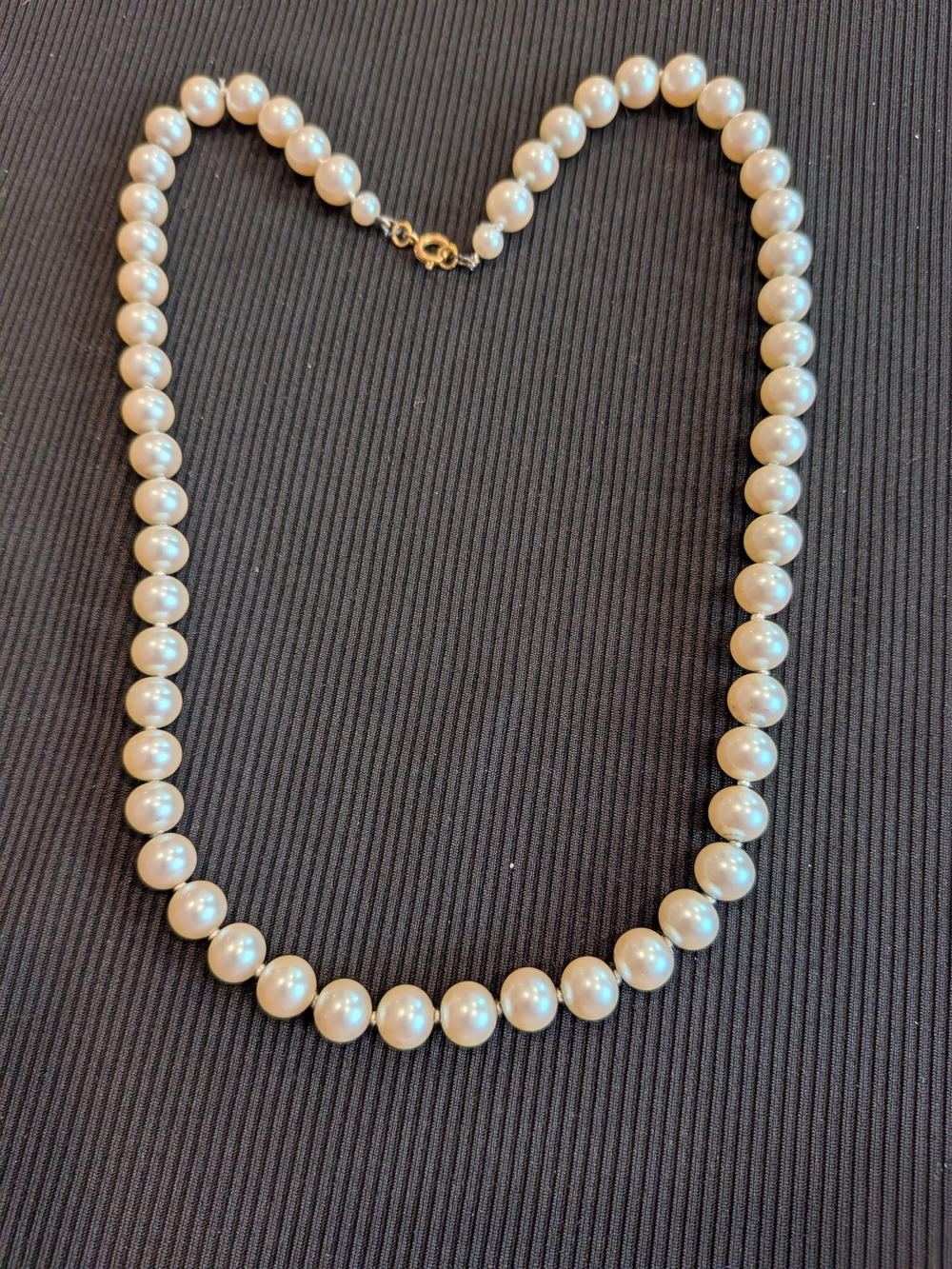 B#4: Classic White Faux Pearl Strand Necklace9.5" Vintage 2007